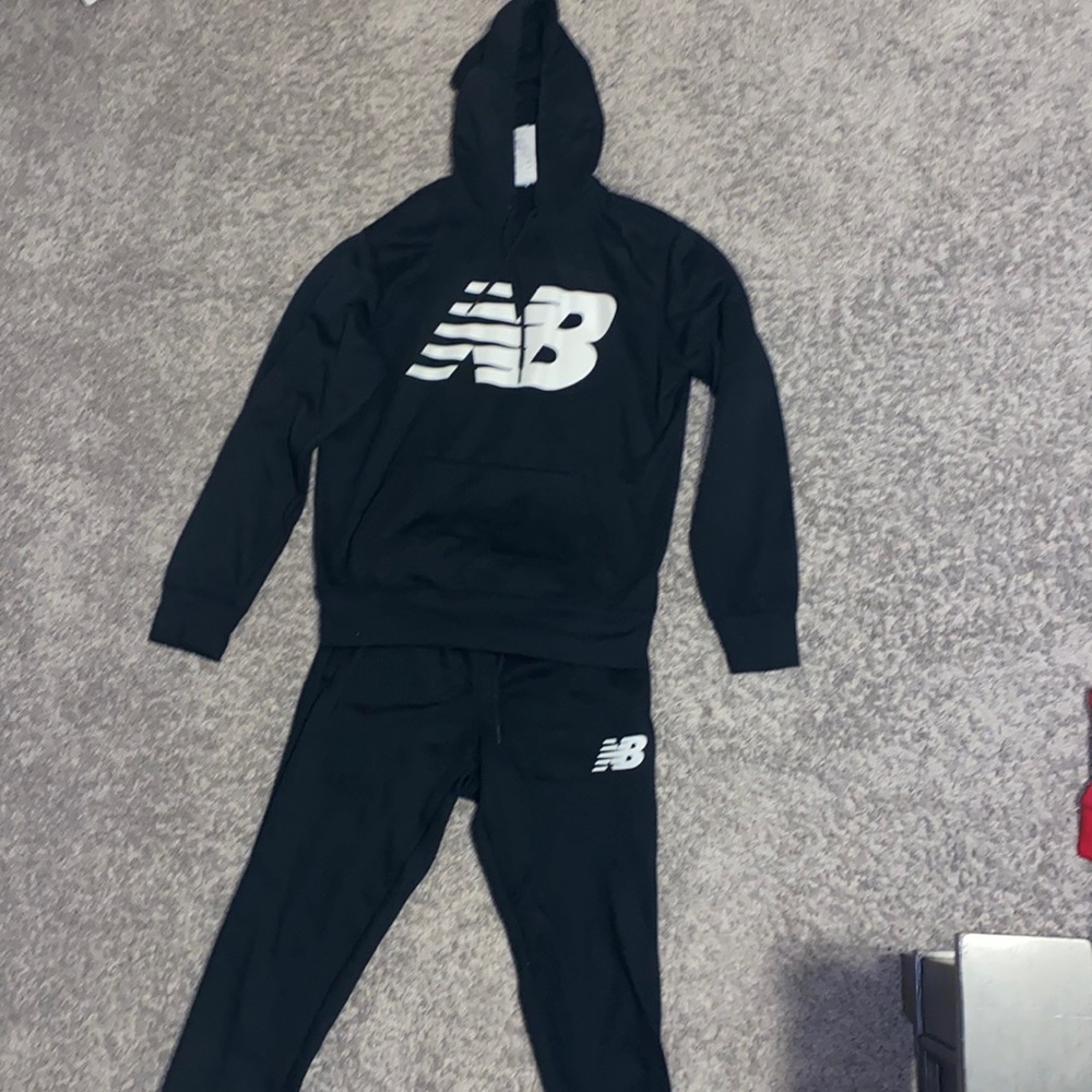 New Balance black hoodie and sweatpants set